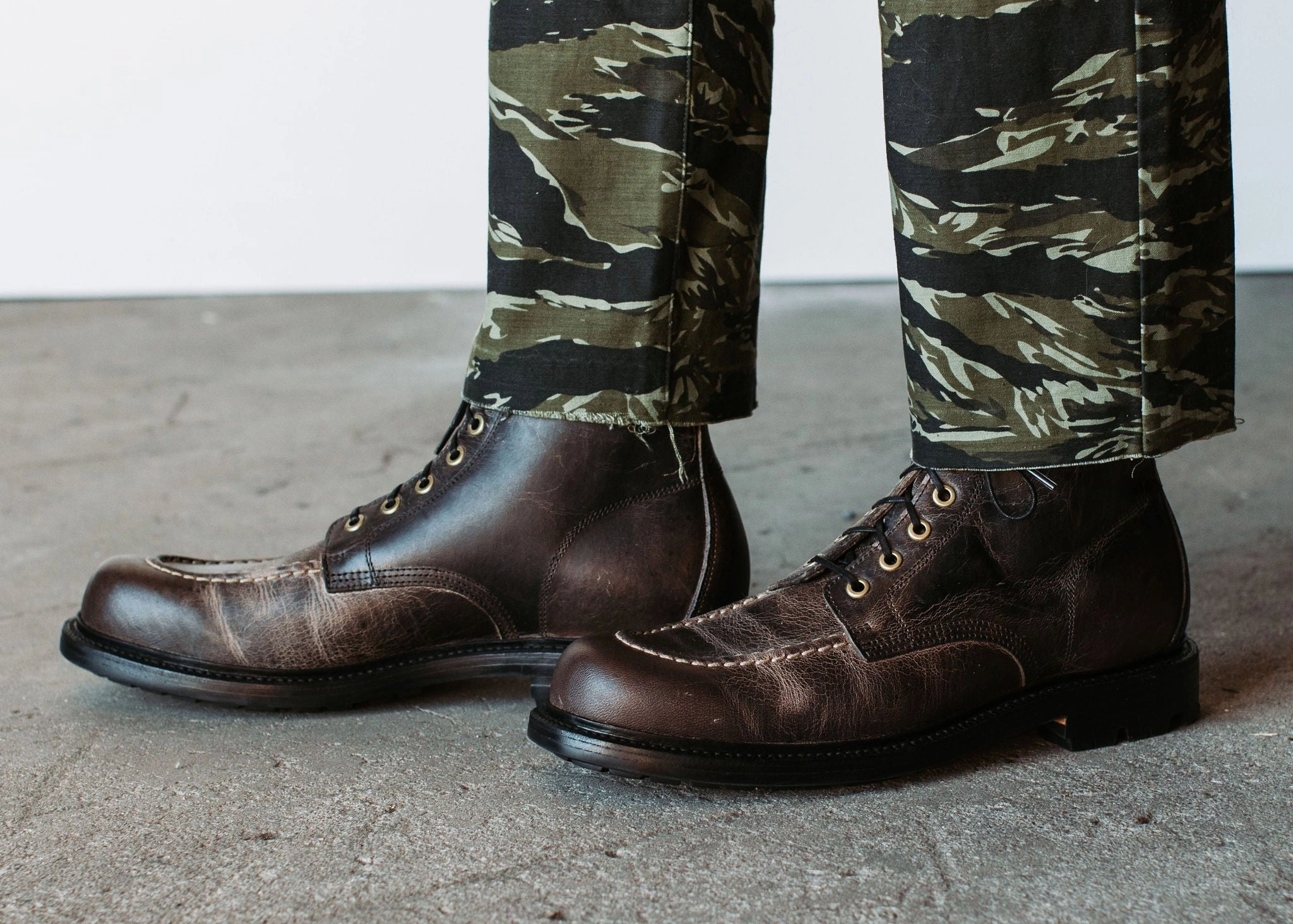 Brass Boot Black Waxed Deer